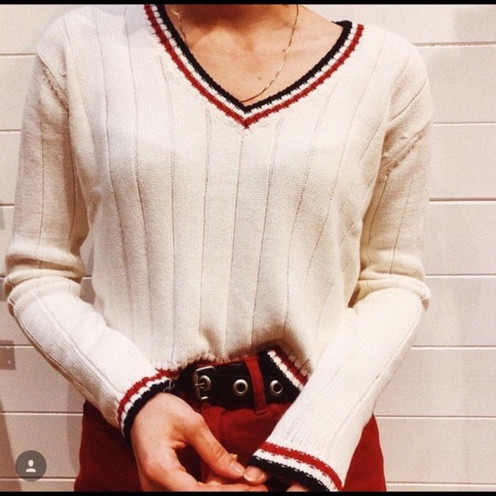 Brandy Melville Nicole Sweater